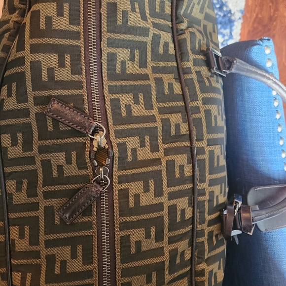 Sold-Fendi Travel Bag w/lock and key! - Picture 12 of 16